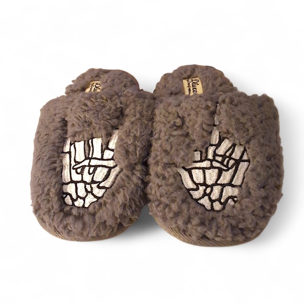 Dluxe by Dearfoams Kids Skeleton Peace Sign Slippers Size 11/12
